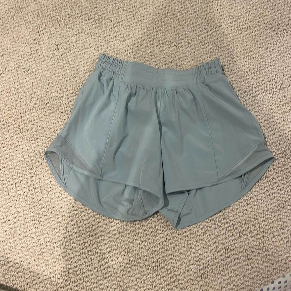 Lululemon hotty hot shorts size 0 4 inch